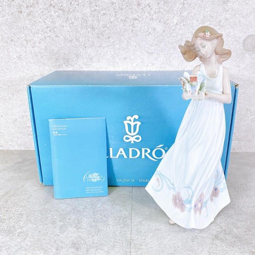 Lladro girl figurine - lladro,