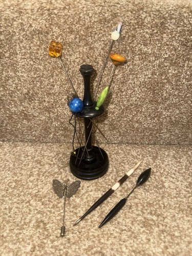 Vintage hat pins bundle - pins, in