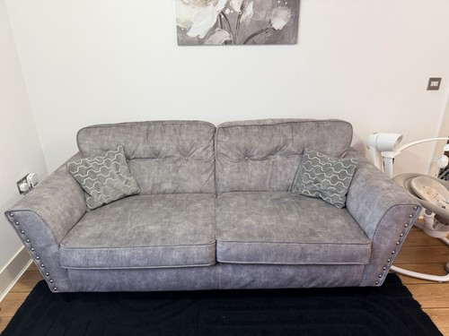 Beautiful grey 3 seater - beautiful, 3-seater