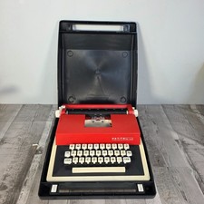 Petite International De Luxe