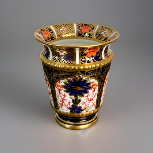 Stunning small royal - small, crown