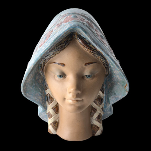 Large lladro senorita lady s - large, lady's