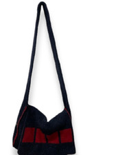 Vintage y2k Irelandseye blue shoulder bag| One size | 26 X 22cm| SKU 590