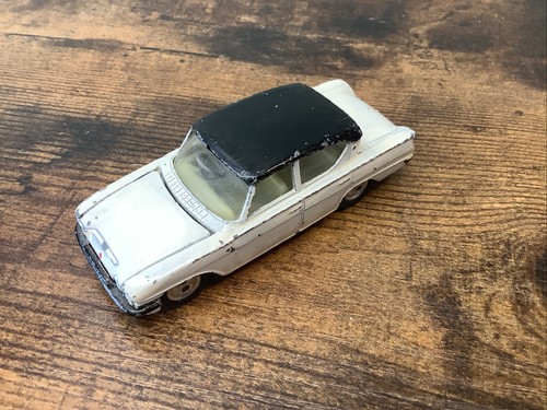 Corgi toys 234 - ford, consul