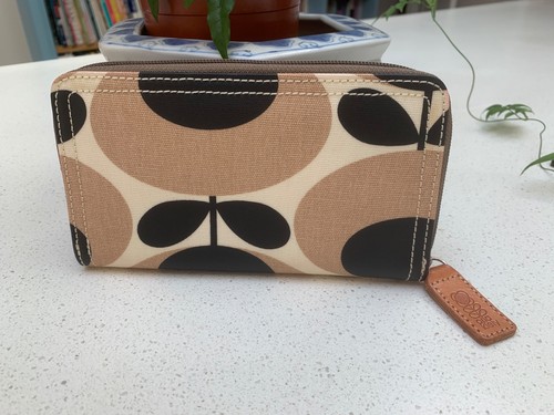 Gorgeous orla kiely - gorgeous, oval