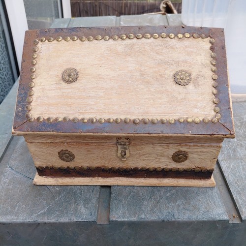 Wooden sewing box good used - sewing,