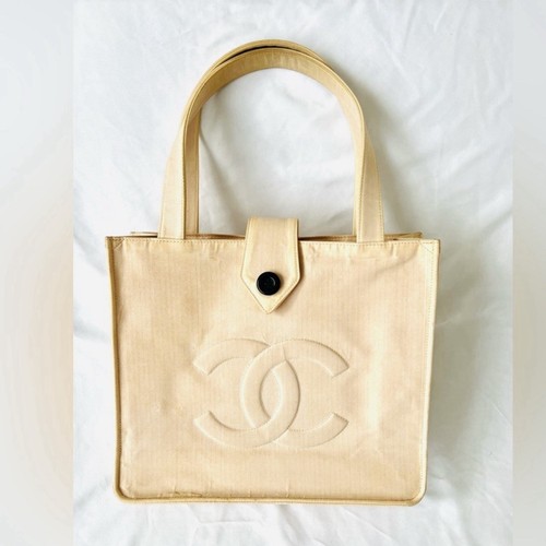 Chanel beige tote logo - chanel, accent