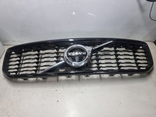 Volvo XC40 2020 R-Design Front