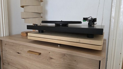 Bamboo record player isolation - record,