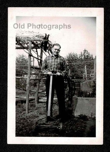 Man old school push - old, lawn