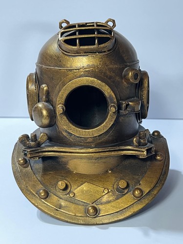 Divers mini diving - divers, deep