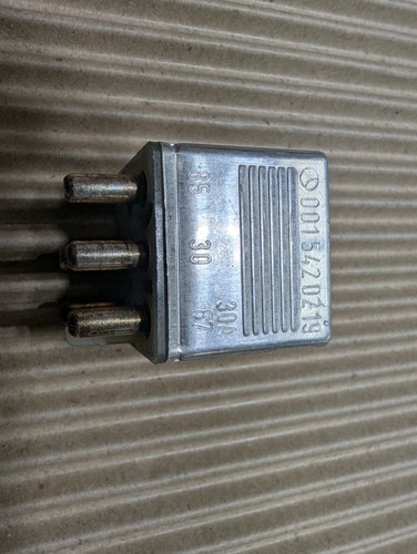 Mercedes benz w124 relay fuel - benz,