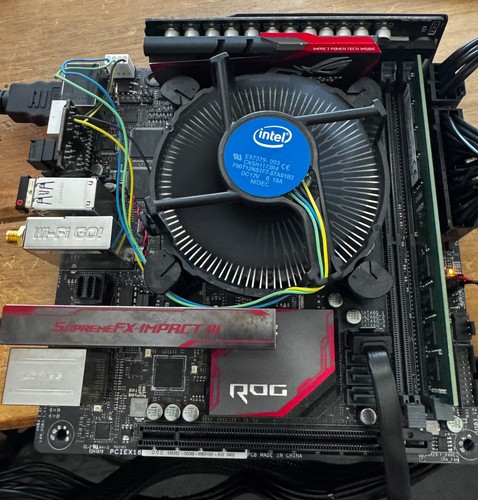 Mini itx asus - rog, viii