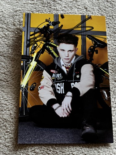 Zak sutcliffe schuey - ,