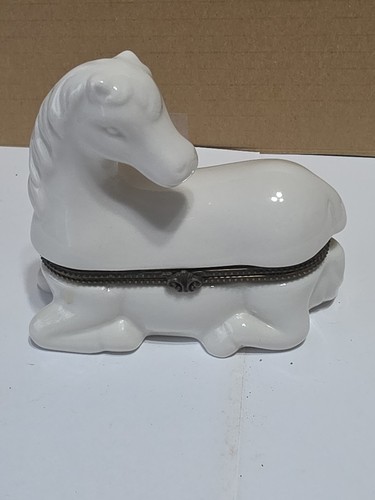 Ceramic white horse trinket - white,
