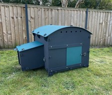 LARGE PLASTIC CHICKEN COOP & POULTRY HOUSE RABBIT HUTCH UK MADE