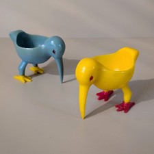 2 Vintage Plastic "Kiwi Bird"