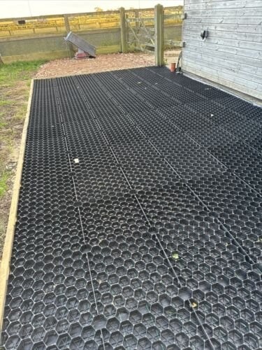 Interlocking gravel grid - interlocking,