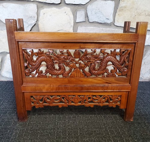 Hand carved dragons folding - hand,