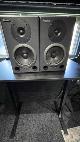 Roland ds90 speakers - roland,