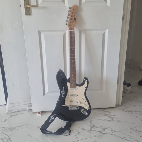 Gear4music black strat style - gear4music,