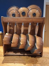 Le Creuset Cast Iron Saucepan Set (22 20 18 16 14) Hazelnut Brown & Wooden Stand