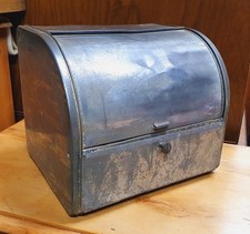 VINTAGE 1940'S METAL BREAD BIN /FOOD CABINET           FREE UK POSTAGE