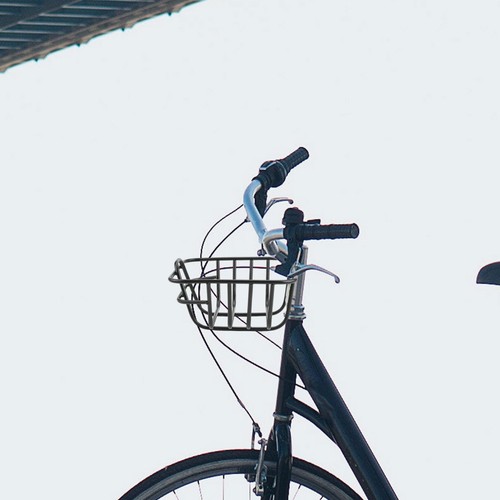 Front bike basket - front,