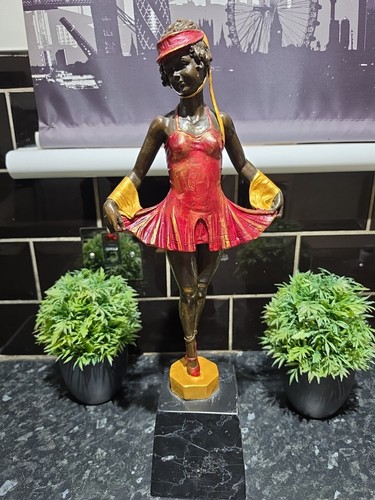 Solid bronze sculpture - bronze,