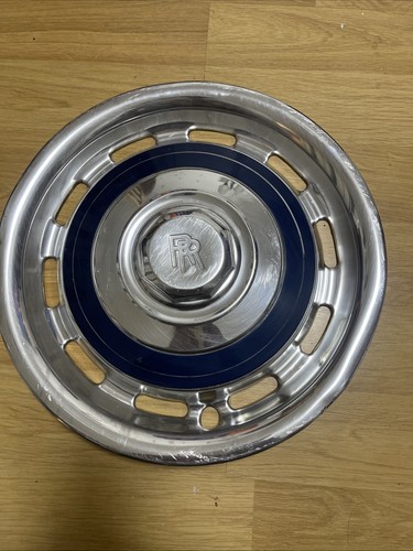 Rolls royce hub cap - hub,