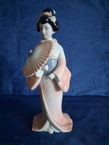 Geisha figurine removable - figurine,