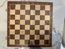 Gold Knight Chess Set With
