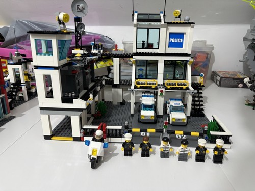 Lego 7744 retired police - lego,