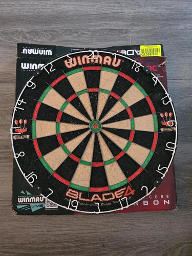 Winmau blade dart board - 4,