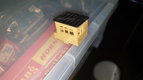 Hornby lineside hut for car - hut,