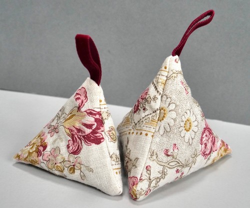 Set pyramid lavender bags - of,