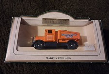 LLedo, Days Gone - 80002 1937 Scammell Tractor - Bertram Mills Circus