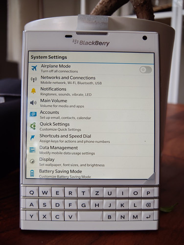 New blackberry passport white - new,