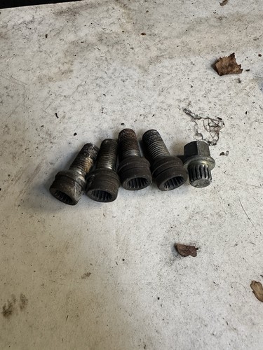 Locking wheel nuts genuine - 4x,