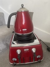 De'Longhi KBOM3001R Gloss Red
