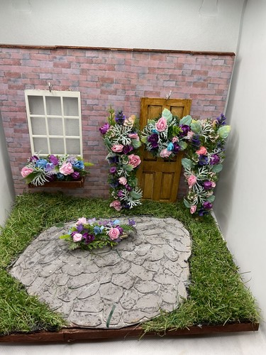 Dolls house garden - dolls,