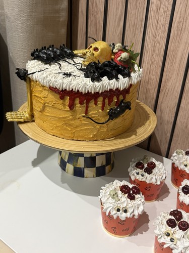 Fake halloween cake - fake,