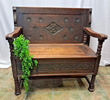 antique Attractive Medium to Dark Oak Monks Bench with Bobbin Legs