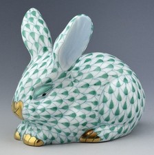🦋 MINT HEREND Sleepy Bunny