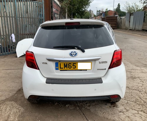 Toyota yaris hybrid 2014 - hybrid,