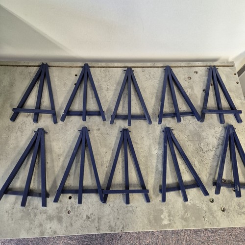 10x blue wooden - 10x, easel