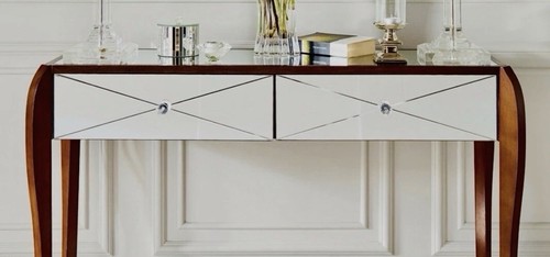 Laura ashley charleston - laura,