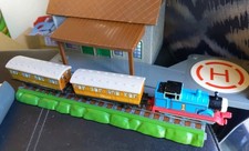 ERTL Thomas the Tank and friends Engine Annie and Clarabel Train Coaches
