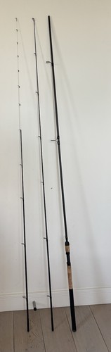 Daiwa black widow - black, specialist