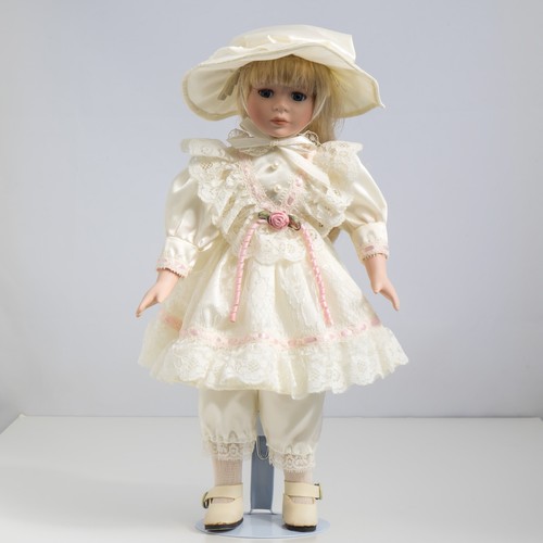 Porcelain doll with cream - porcelain,